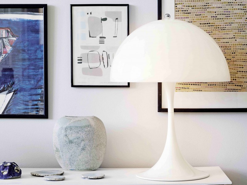 Panthella bordlampe fra Louis Poulsen, designet av Verner Panton 